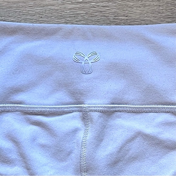 ARITZIA • TNA • Atmosphere Leggings *26” • Size Small • Very Light Purple-Blue - Picture 9 of 16